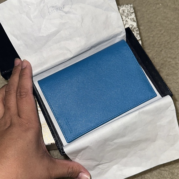 New! Prada passport holder - Picture 3 of 6